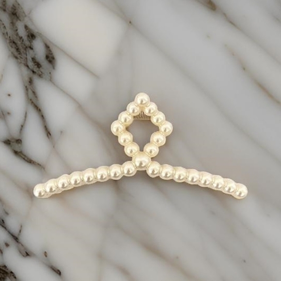 Elegant Pearl Beaded Claw Hair Clip - Picture 3 of 3